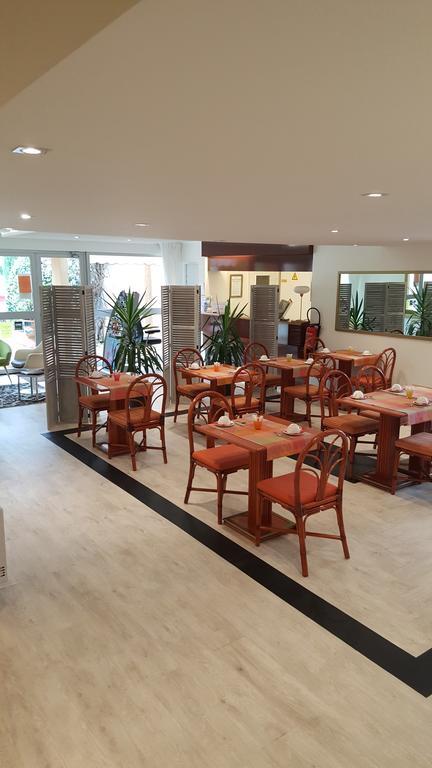 Hotel Le Galoubet Villeneuve-Loubet Exteriör bild