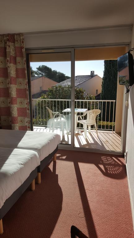 Hotel Le Galoubet Villeneuve-Loubet Exteriör bild