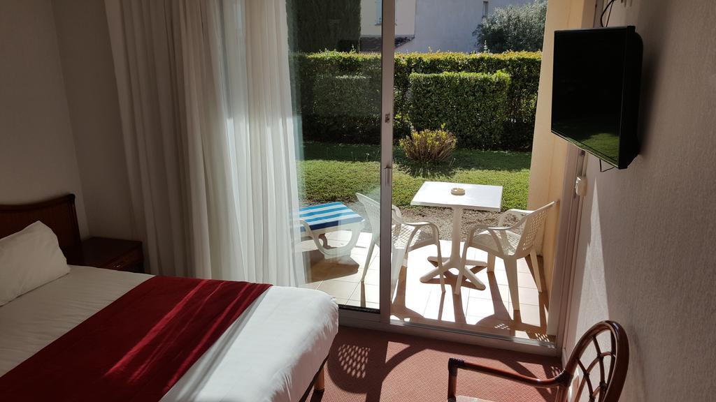 Hotel Le Galoubet Villeneuve-Loubet Exteriör bild