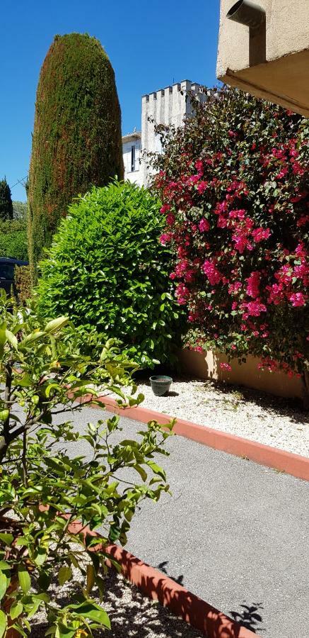 Hotel Le Galoubet Villeneuve-Loubet Exteriör bild