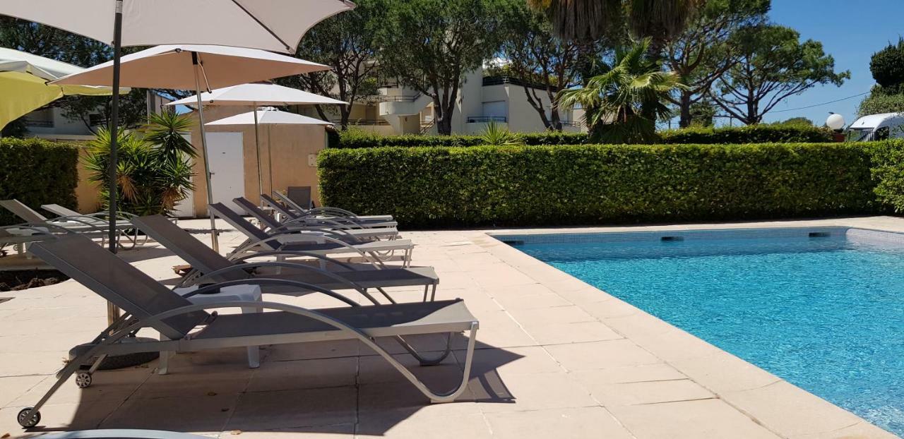 Hotel Le Galoubet Villeneuve-Loubet Exteriör bild