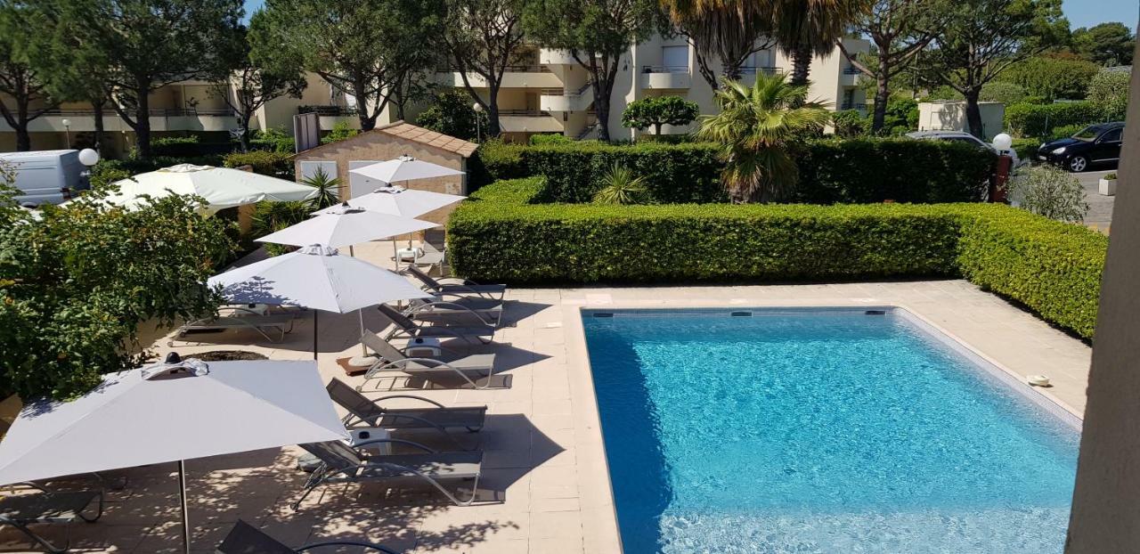 Hotel Le Galoubet Villeneuve-Loubet Exteriör bild