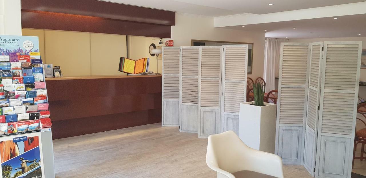 Hotel Le Galoubet Villeneuve-Loubet Exteriör bild