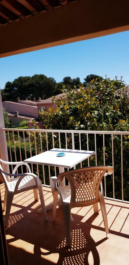 Hotel Le Galoubet Villeneuve-Loubet Exteriör bild
